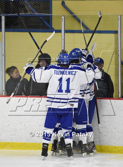 Thumbnail 1 in New Canaan vs. Darien (FCIAC Semifinal) photogallery.