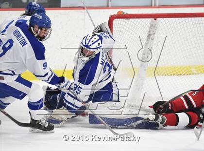 Thumbnail 1 in New Canaan vs. Darien (FCIAC Semifinal) photogallery.