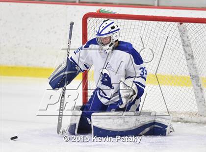 Thumbnail 2 in New Canaan vs. Darien (FCIAC Semifinal) photogallery.