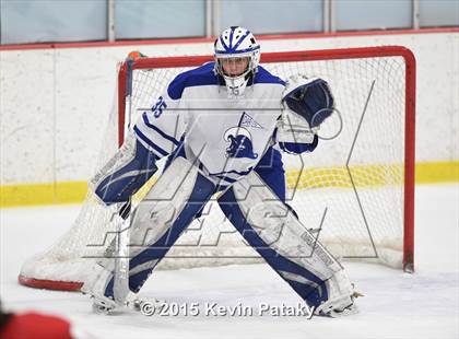 Thumbnail 2 in New Canaan vs. Darien (FCIAC Semifinal) photogallery.
