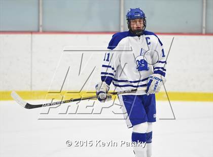 Thumbnail 2 in New Canaan vs. Darien (FCIAC Semifinal) photogallery.