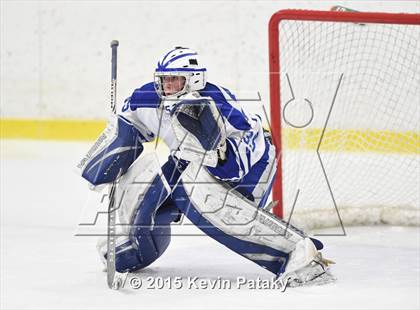 Thumbnail 3 in New Canaan vs. Darien (FCIAC Semifinal) photogallery.