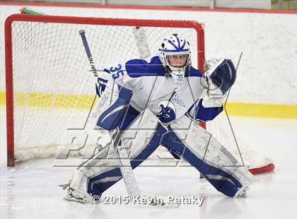 Thumbnail 1 in New Canaan vs. Darien (FCIAC Semifinal) photogallery.