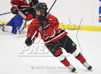 Thumbnail 2 in New Canaan vs. Darien (FCIAC Semifinal) photogallery.