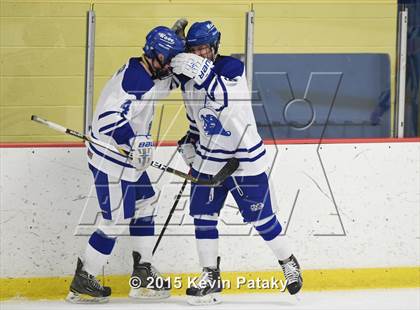 Thumbnail 2 in New Canaan vs. Darien (FCIAC Semifinal) photogallery.