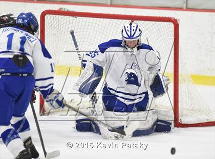 Thumbnail 2 in New Canaan vs. Darien (FCIAC Semifinal) photogallery.
