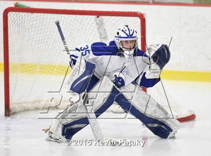 Thumbnail 2 in New Canaan vs. Darien (FCIAC Semifinal) photogallery.