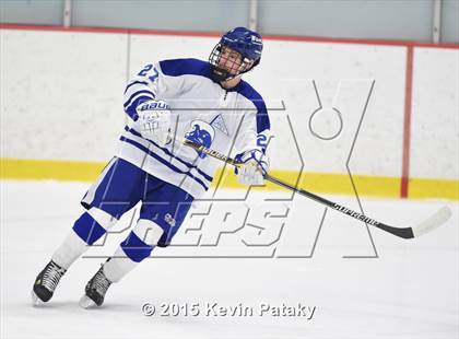 Thumbnail 2 in New Canaan vs. Darien (FCIAC Semifinal) photogallery.