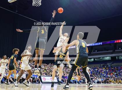 Thumbnail 2 in Beaumont United vs. Brennan (UIL 6A Basketball State Semifinal) photogallery.