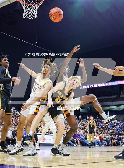 Thumbnail 1 in Beaumont United vs. Brennan (UIL 6A Basketball State Semifinal) photogallery.