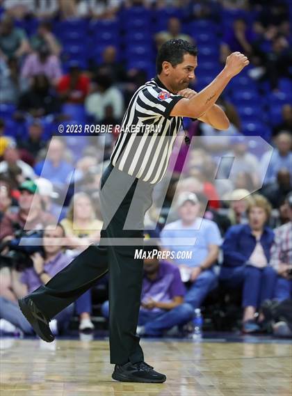 Thumbnail 3 in Beaumont United vs. Brennan (UIL 6A Basketball State Semifinal) photogallery.