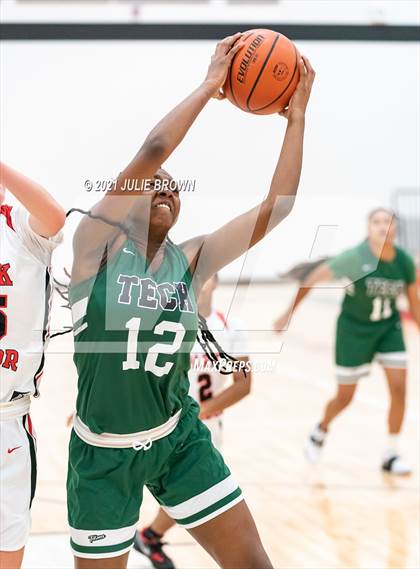 Thumbnail 2 in Indianapolis Arsenal Technical vs Park Tudor (Park Tudor Shootout) photogallery.