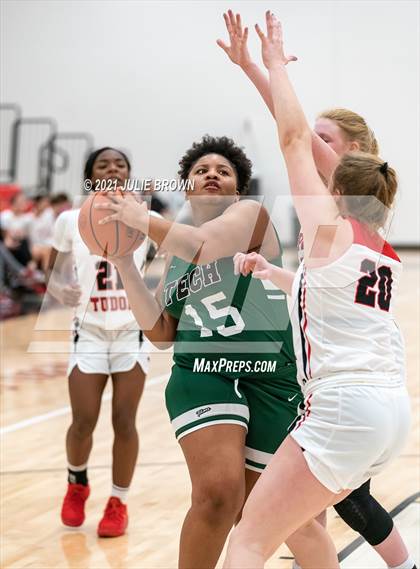 Thumbnail 1 in Indianapolis Arsenal Technical vs Park Tudor (Park Tudor Shootout) photogallery.