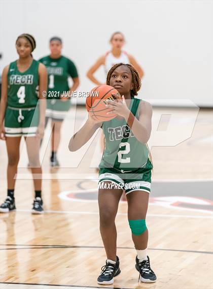 Thumbnail 3 in Indianapolis Arsenal Technical vs Park Tudor (Park Tudor Shootout) photogallery.