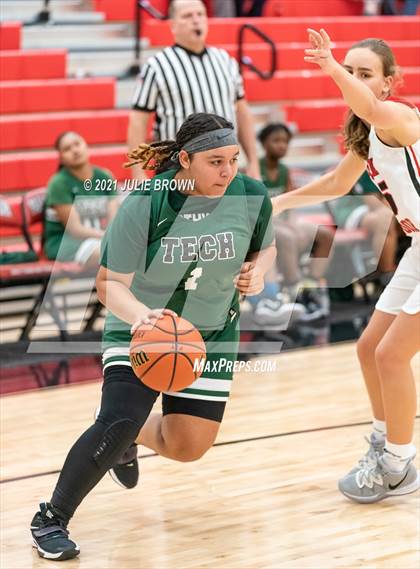 Thumbnail 1 in Indianapolis Arsenal Technical vs Park Tudor (Park Tudor Shootout) photogallery.