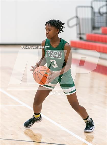 Thumbnail 2 in Indianapolis Arsenal Technical vs Park Tudor (Park Tudor Shootout) photogallery.