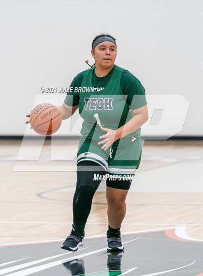 Thumbnail 3 in Indianapolis Arsenal Technical vs Park Tudor (Park Tudor Shootout) photogallery.