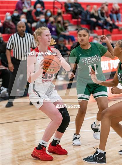 Thumbnail 2 in Indianapolis Arsenal Technical vs Park Tudor (Park Tudor Shootout) photogallery.