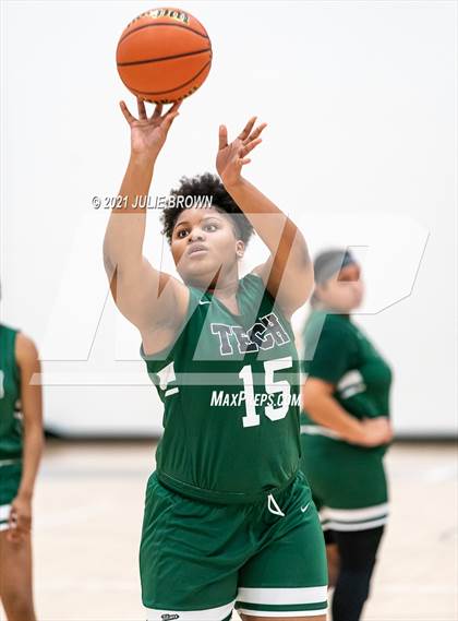 Thumbnail 1 in Indianapolis Arsenal Technical vs Park Tudor (Park Tudor Shootout) photogallery.