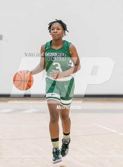 Thumbnail 1 in Indianapolis Arsenal Technical vs Park Tudor (Park Tudor Shootout) photogallery.