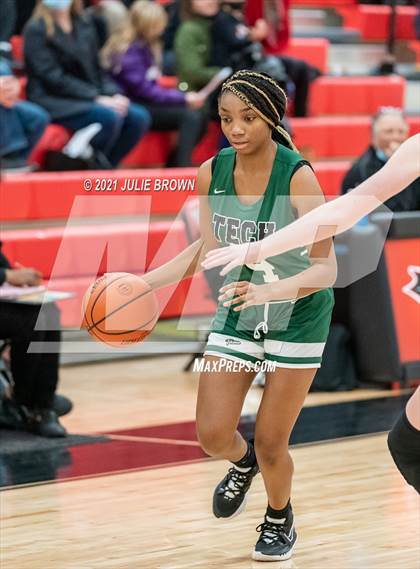 Thumbnail 1 in Indianapolis Arsenal Technical vs Park Tudor (Park Tudor Shootout) photogallery.