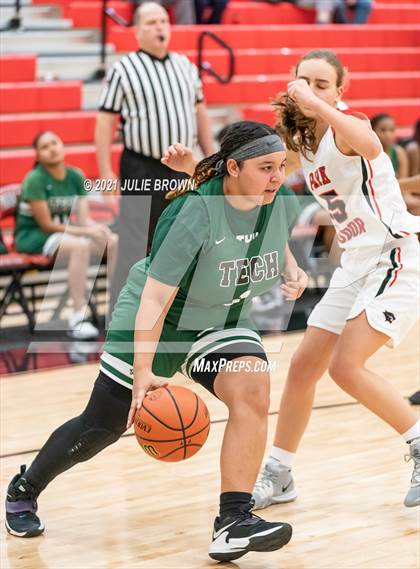 Thumbnail 3 in Indianapolis Arsenal Technical vs Park Tudor (Park Tudor Shootout) photogallery.