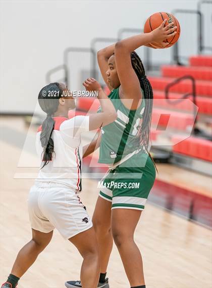 Thumbnail 3 in Indianapolis Arsenal Technical vs Park Tudor (Park Tudor Shootout) photogallery.