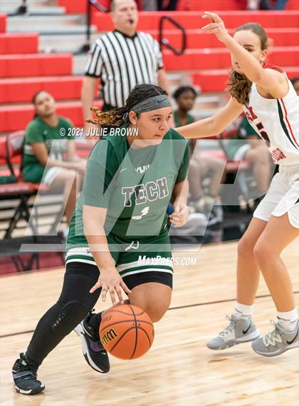 Thumbnail 2 in Indianapolis Arsenal Technical vs Park Tudor (Park Tudor Shootout) photogallery.