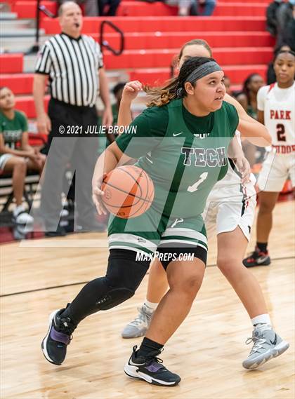 Thumbnail 2 in Indianapolis Arsenal Technical vs Park Tudor (Park Tudor Shootout) photogallery.