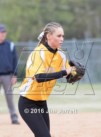 Thumbnail 3 in Hernando vs. Bartlett photogallery.