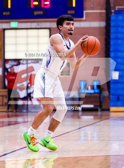 Thumbnail 3 in Sanger West vs. Mendota photogallery.
