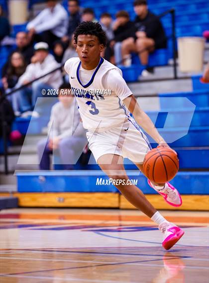 Thumbnail 3 in Sanger West vs. Mendota photogallery.