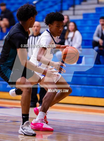 Thumbnail 2 in Sanger West vs. Mendota photogallery.