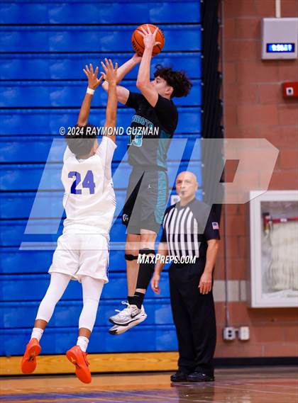Thumbnail 2 in Sanger West vs. Mendota photogallery.