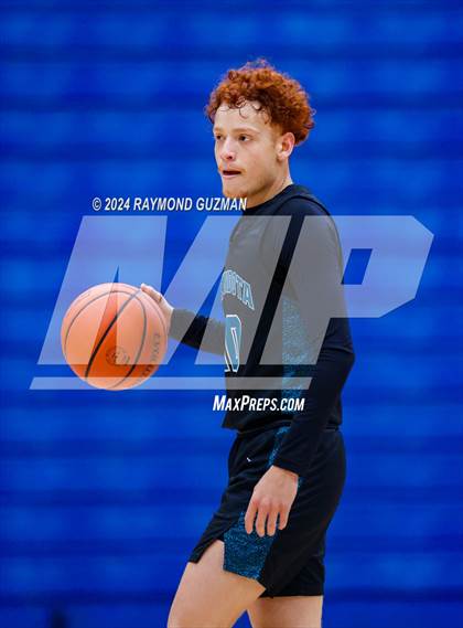 Thumbnail 2 in Sanger West vs. Mendota photogallery.