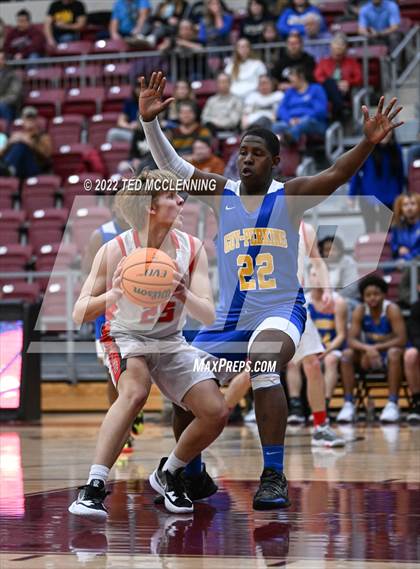 Thumbnail 3 in County Line vs. Guy-Perkins (AAA 1A Semi-Final) photogallery.