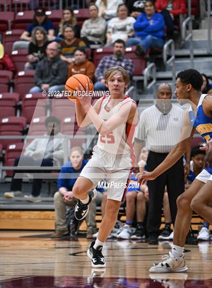 Thumbnail 3 in County Line vs. Guy-Perkins (AAA 1A Semi-Final) photogallery.