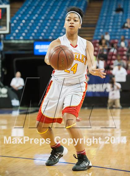 Thumbnail 3 in Berkeley vs. Pleasant Grove (CIF NorCal Regional D1 Final) photogallery.