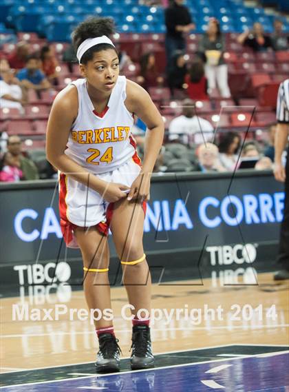 Thumbnail 2 in Berkeley vs. Pleasant Grove (CIF NorCal Regional D1 Final) photogallery.