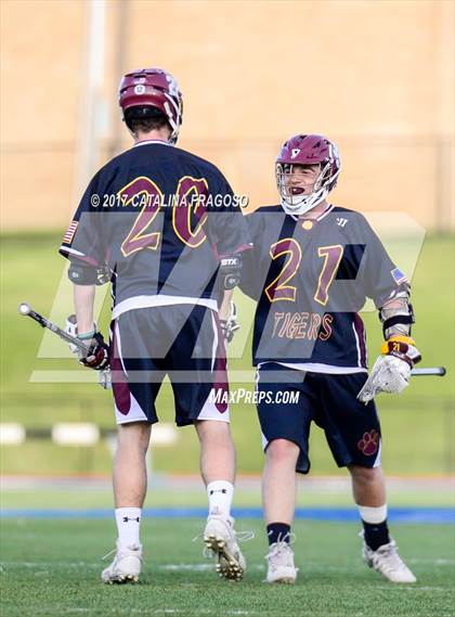 Thumbnail 3 in Monroe-Woodbury vs Kingston (Section 9 Class A Final) photogallery.