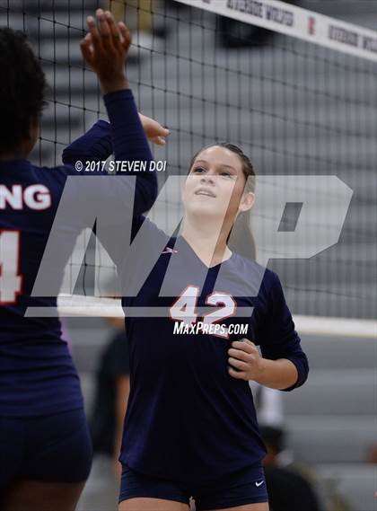 Thumbnail 2 in King vs. Norco photogallery.