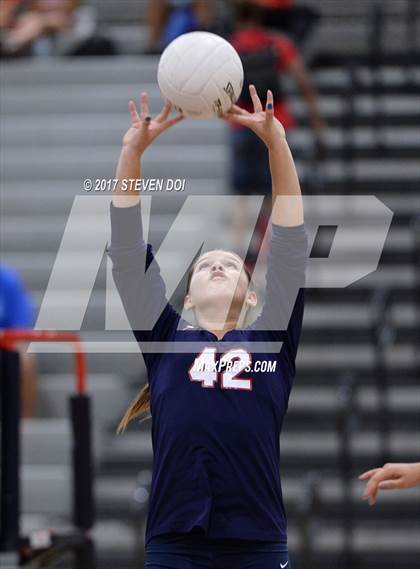 Thumbnail 1 in King vs. Norco photogallery.