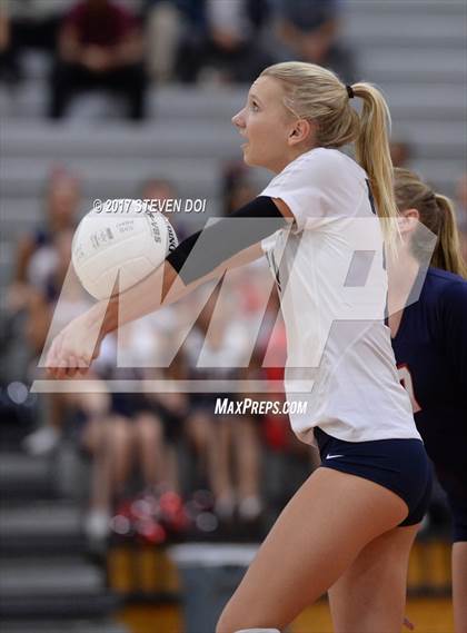 Thumbnail 3 in King vs. Norco photogallery.
