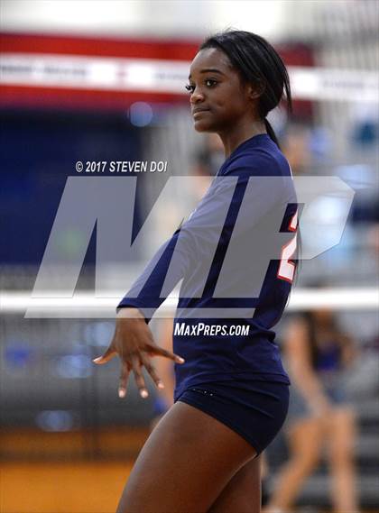 Thumbnail 3 in King vs. Norco photogallery.