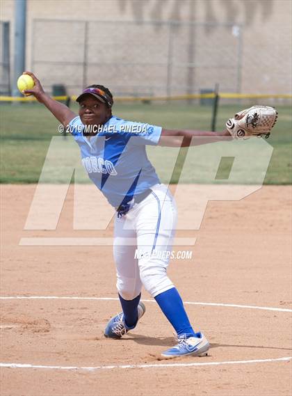 Thumbnail 1 in Rio Mesa @ Norco photogallery.