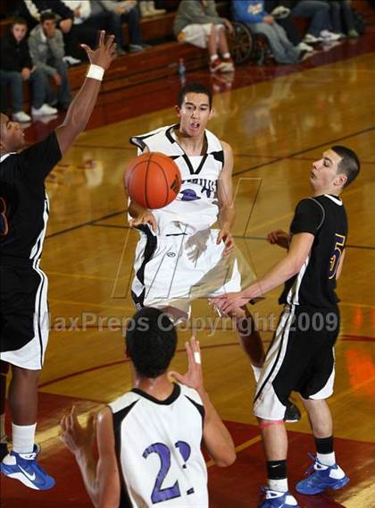 Thumbnail 1 in Newark Memorial vs. Foothills Christian (MaxPreps Holiday Classic) photogallery.