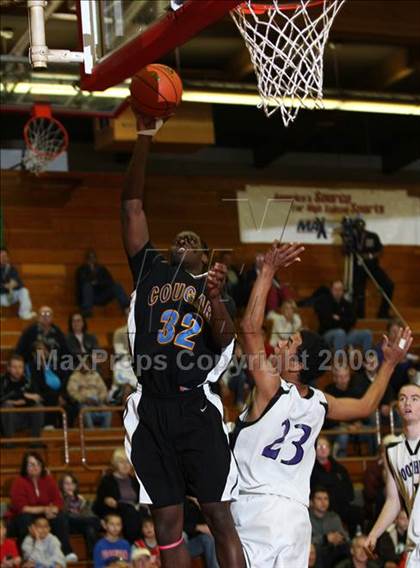 Thumbnail 1 in Newark Memorial vs. Foothills Christian (MaxPreps Holiday Classic) photogallery.