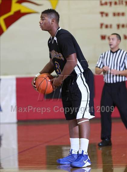 Thumbnail 1 in Newark Memorial vs. Foothills Christian (MaxPreps Holiday Classic) photogallery.