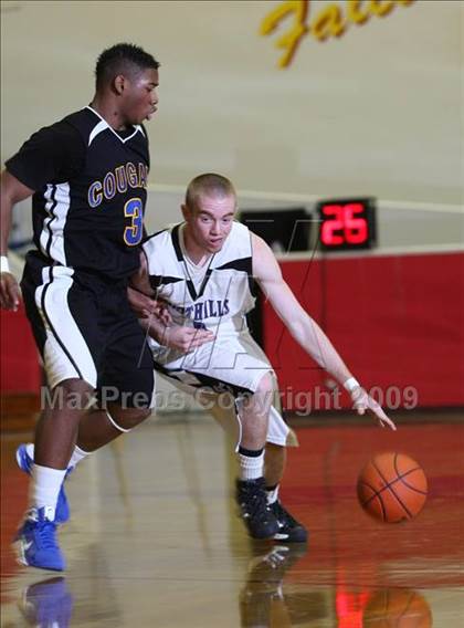 Thumbnail 3 in Newark Memorial vs. Foothills Christian (MaxPreps Holiday Classic) photogallery.