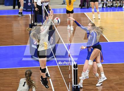 Thumbnail 3 in Legend vs. Fort Collins (CHSAA 5a Playoff) photogallery.